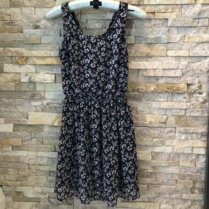 🌱H&M Divided summer dress - cut out back